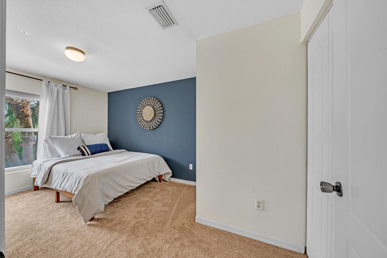 6086 Seminole Gardens Circle, Riviera Beach, FL 33418 Photo