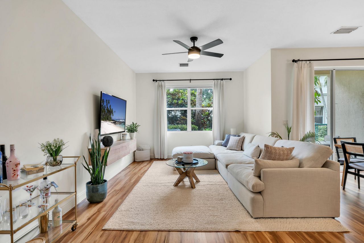 6086 Seminole Gardens Circle, Riviera Beach, FL 33418 Photo