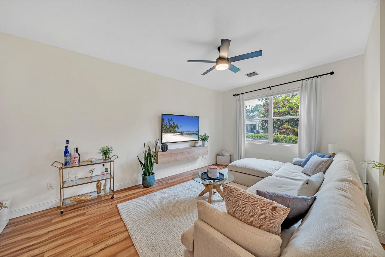 6086 Seminole Gardens Circle, Riviera Beach, FL 33418 Photo