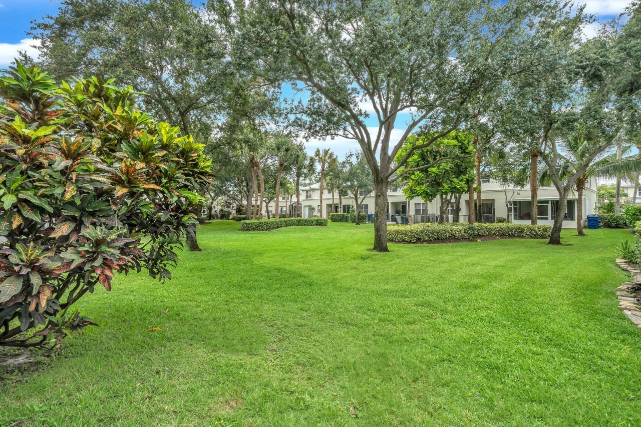 6086 Seminole Gardens Circle, Riviera Beach, FL 33418 Photo