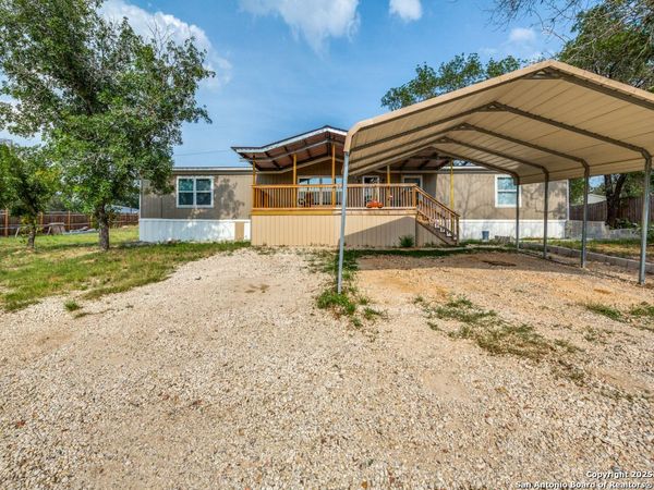 108 River Run, Poteet, TX 78065
