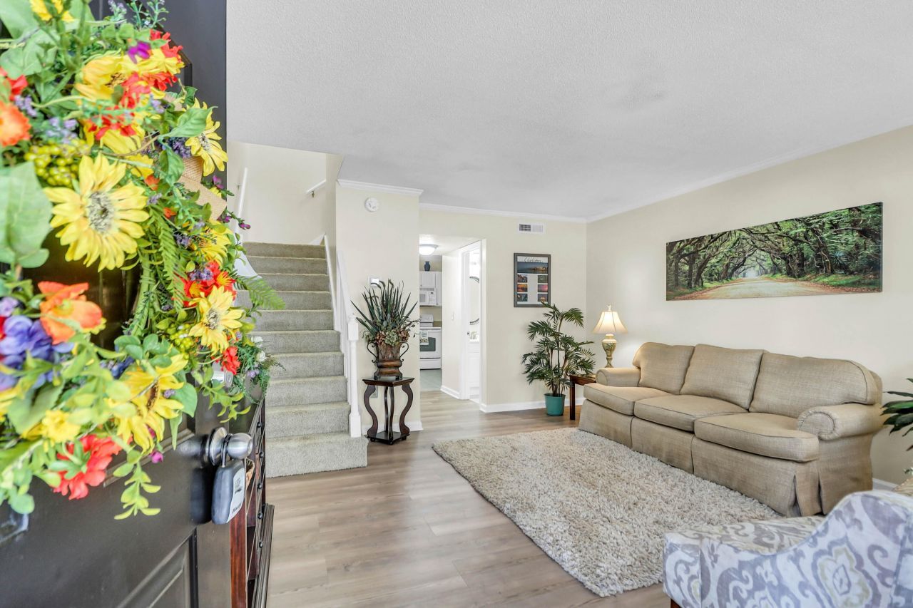 1816 Mepkin Road Photo 4