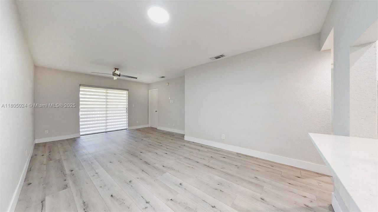 15805 W Waterside Cir, Unit 202, Sunrise, FL 33326 Photo