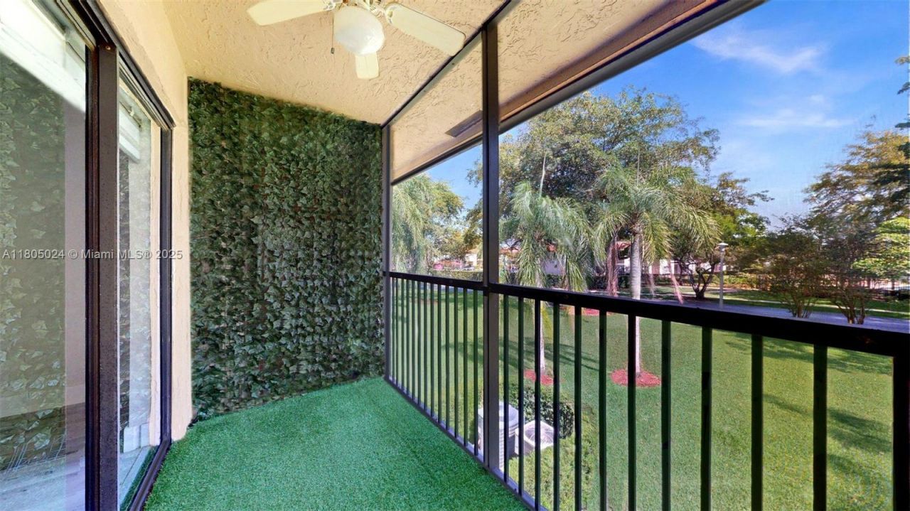 15805 W Waterside Cir, Unit 202, Sunrise, FL 33326 Photo