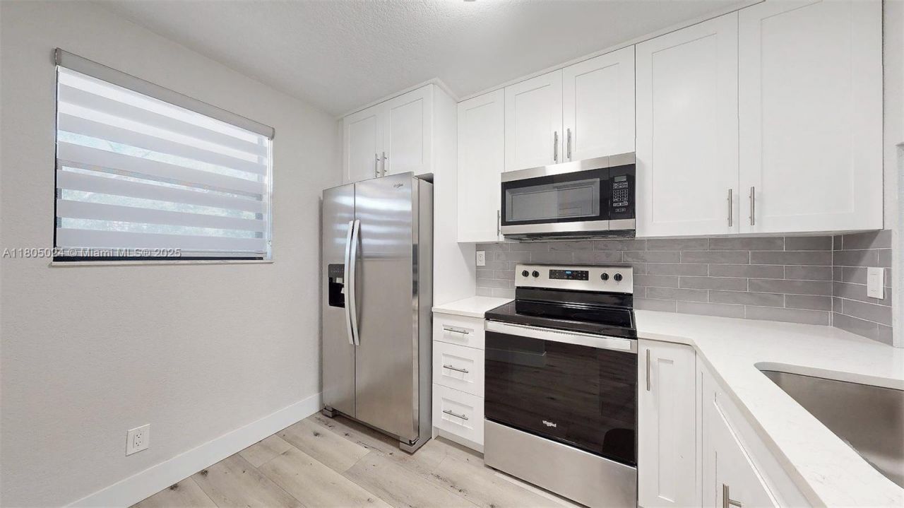 15805 W Waterside Cir, Unit 202, Sunrise, FL 33326 Photo