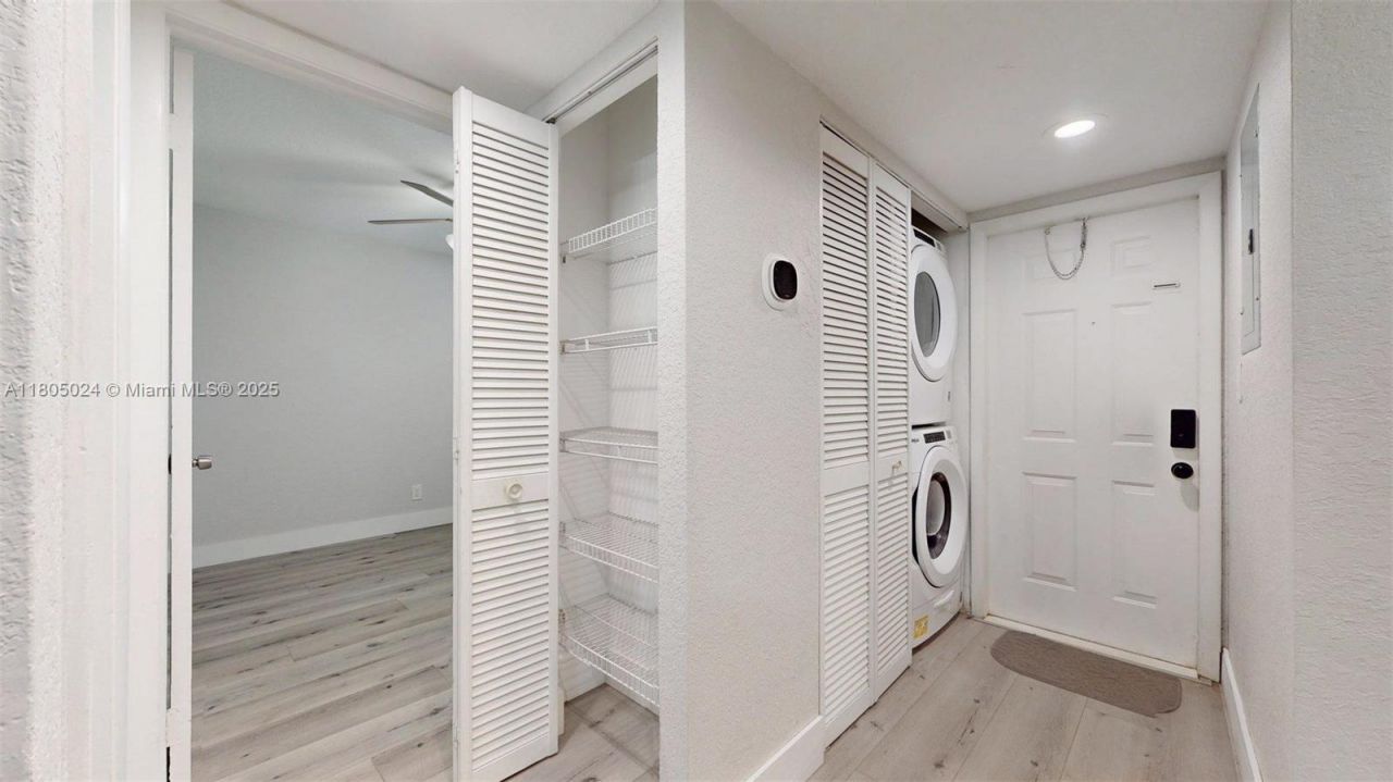 15805 W Waterside Cir, Unit 202, Sunrise, FL 33326 Photo