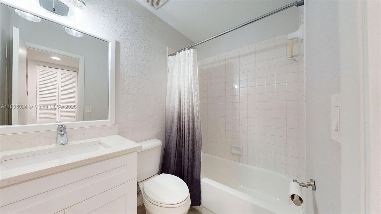 15805 W Waterside Cir, Unit 202, Sunrise, FL 33326 Photo