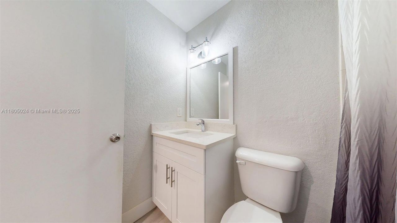 15805 W Waterside Cir, Unit 202, Sunrise, FL 33326 Photo