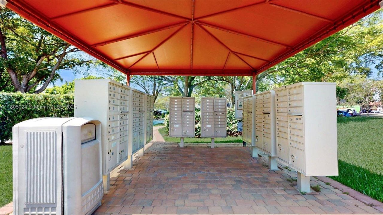 15805 W Waterside Cir, Unit 202, Sunrise, FL 33326 Photo