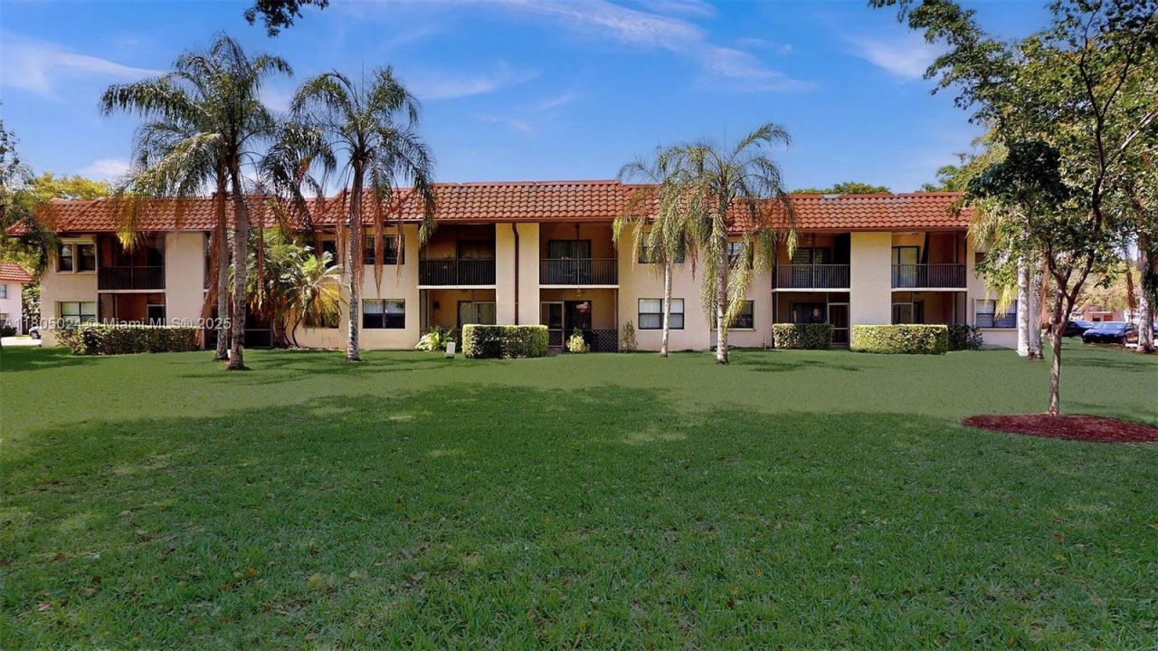 15805 W Waterside Cir, Unit 202, Sunrise, FL 33326 Photo