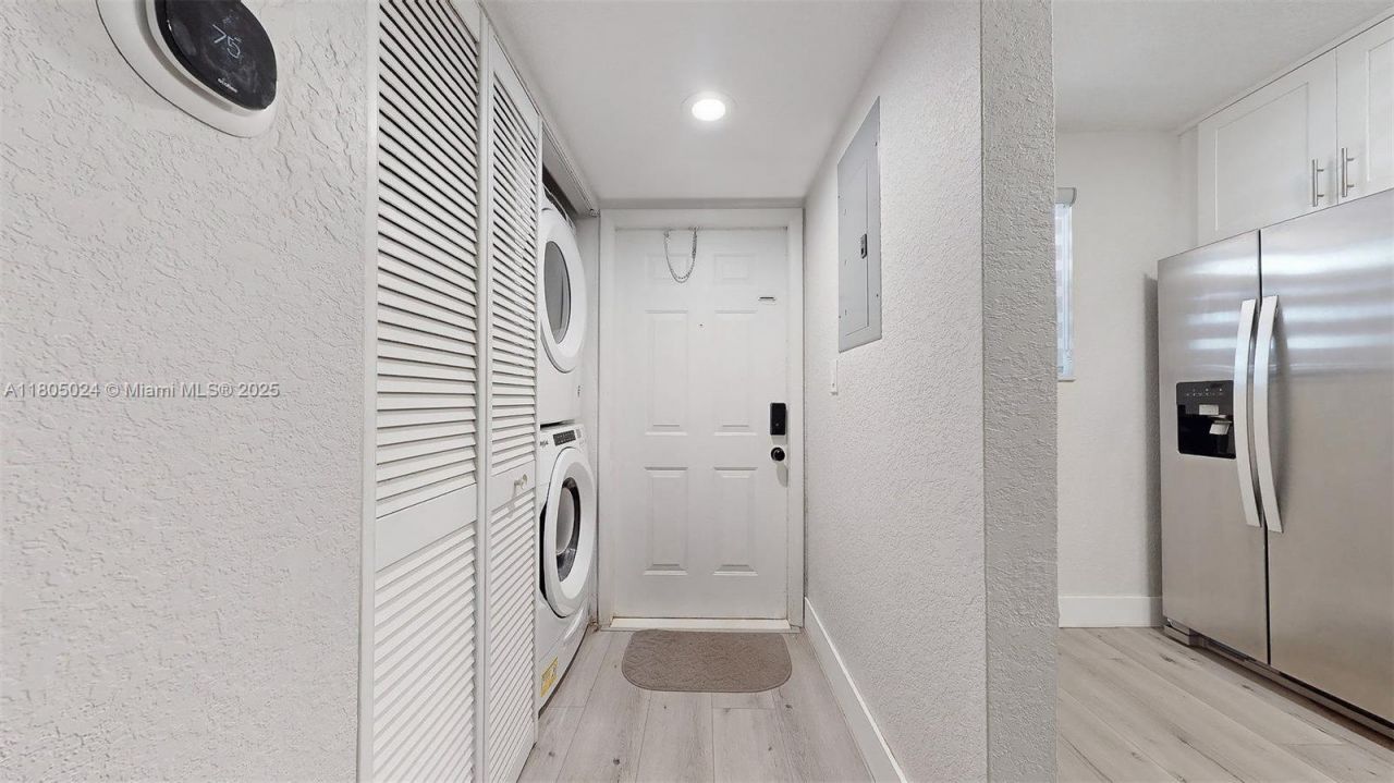 15805 W Waterside Cir, Unit 202, Sunrise, FL 33326 Photo