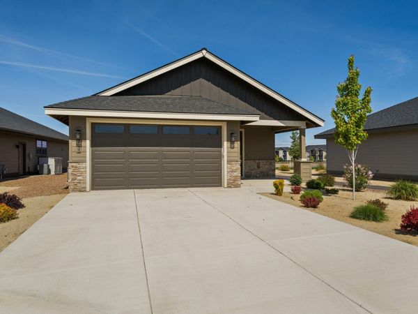 2633 NW Redwood Circle, Unit 25, Redmond, OR 97756