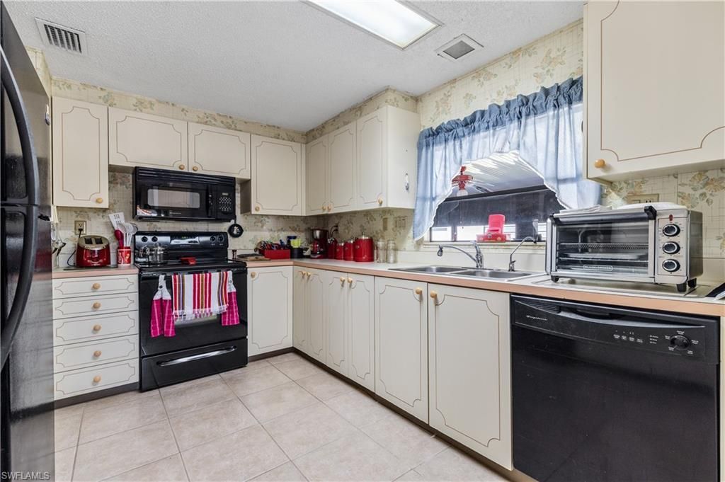 9245 Caloosa Dr, North Fort Myers, FL 33903 Photo