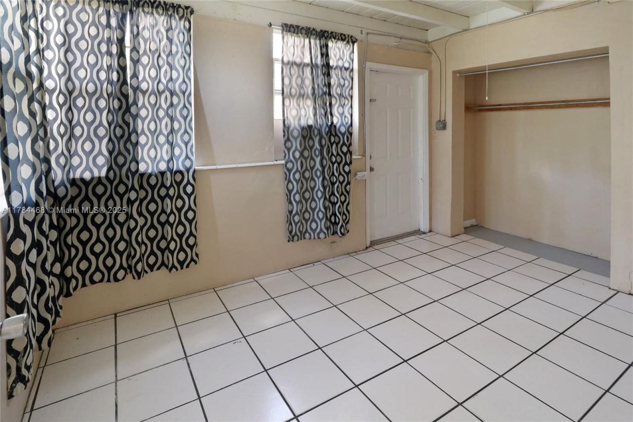 723 NW 15th Way, Fort Lauderdale, FL 33311 Photo