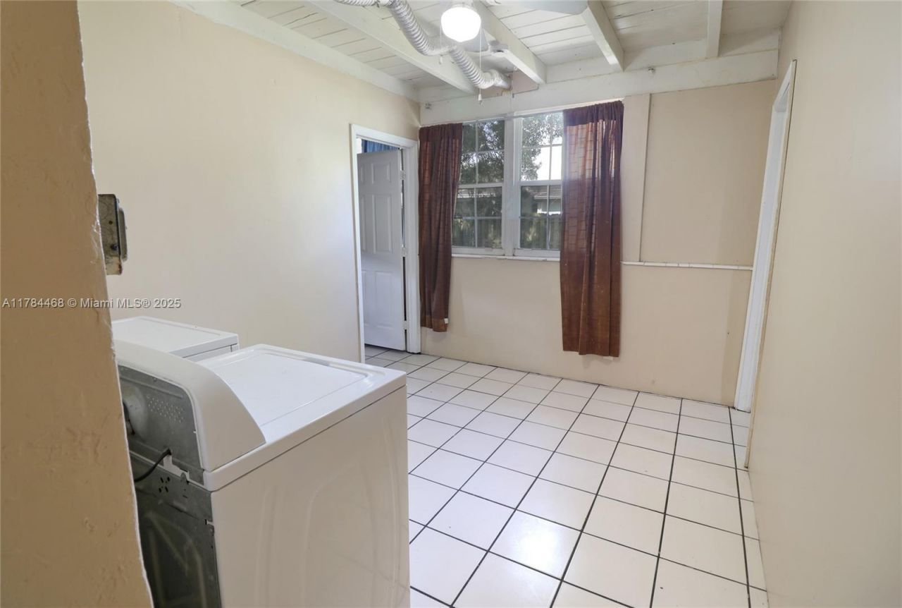 723 NW 15th Way, Fort Lauderdale, FL 33311 Photo