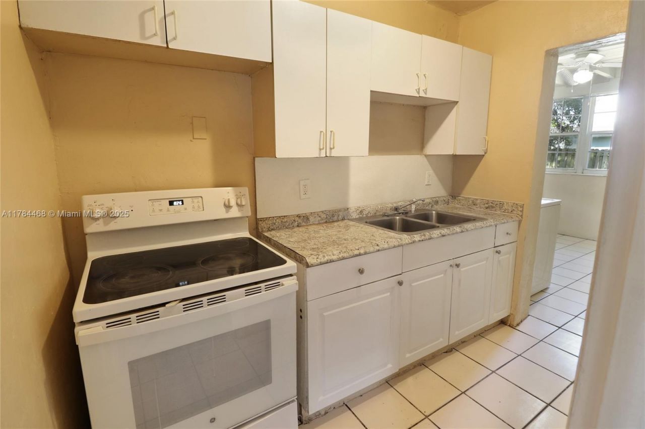 723 NW 15th Way, Fort Lauderdale, FL 33311 Photo