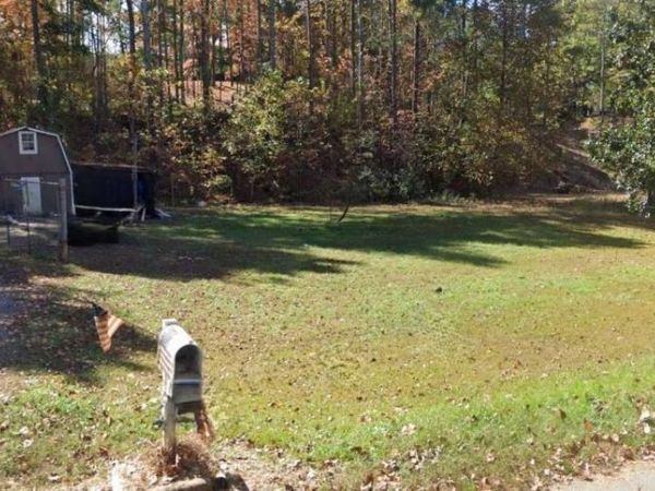 7303 Lucky Lane SE, Acworth, GA 30102