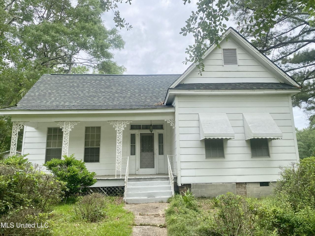 613 Georgetown Street, Hazlehurst, MS 39083 Main Photo
