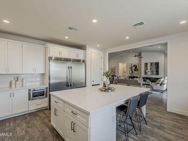 3834 E CLARENDON Avenue, Phoenix, AZ 85018
