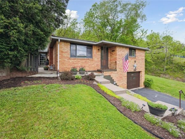 233 Valley Rd, Canonsburg, PA 15317