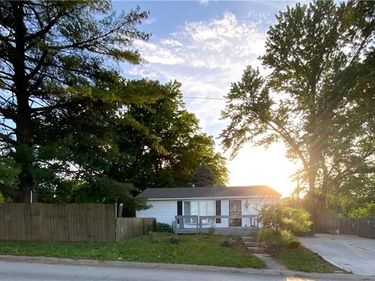 4400 N Virginia Avenue, Kansas City, MO 64116