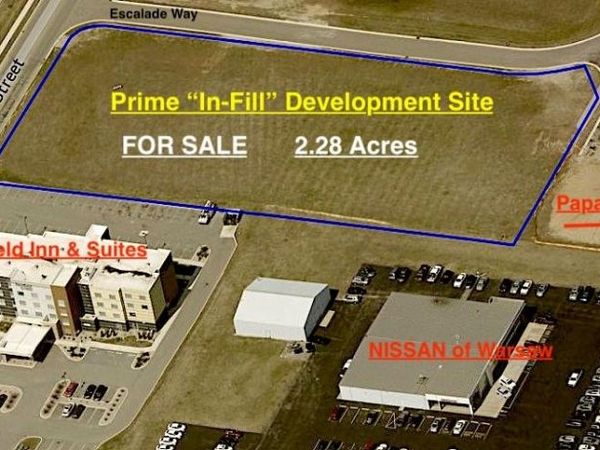 Escalade Way, Warsaw, IN 46580