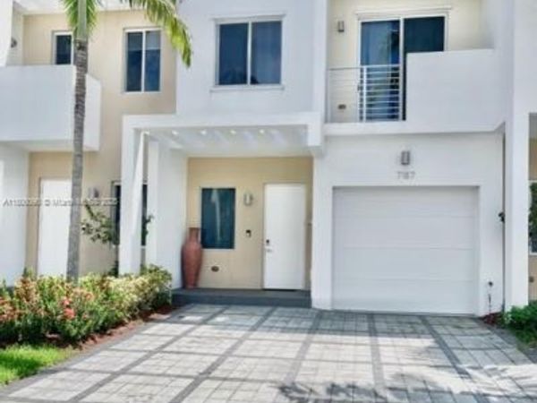 7187 NW 103rd Path, Doral, FL 33178