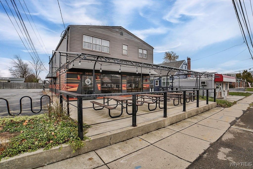 3648 S Park Avenue, Buffalo, NY 14219 Main Photo