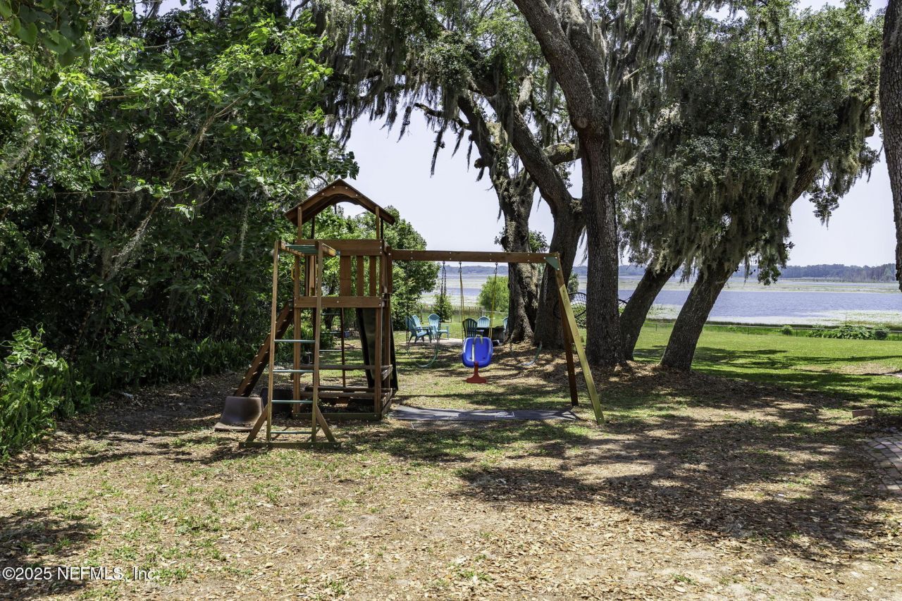 561 SE Lakeview Drive, Keystone Heights, FL 32656 Photo