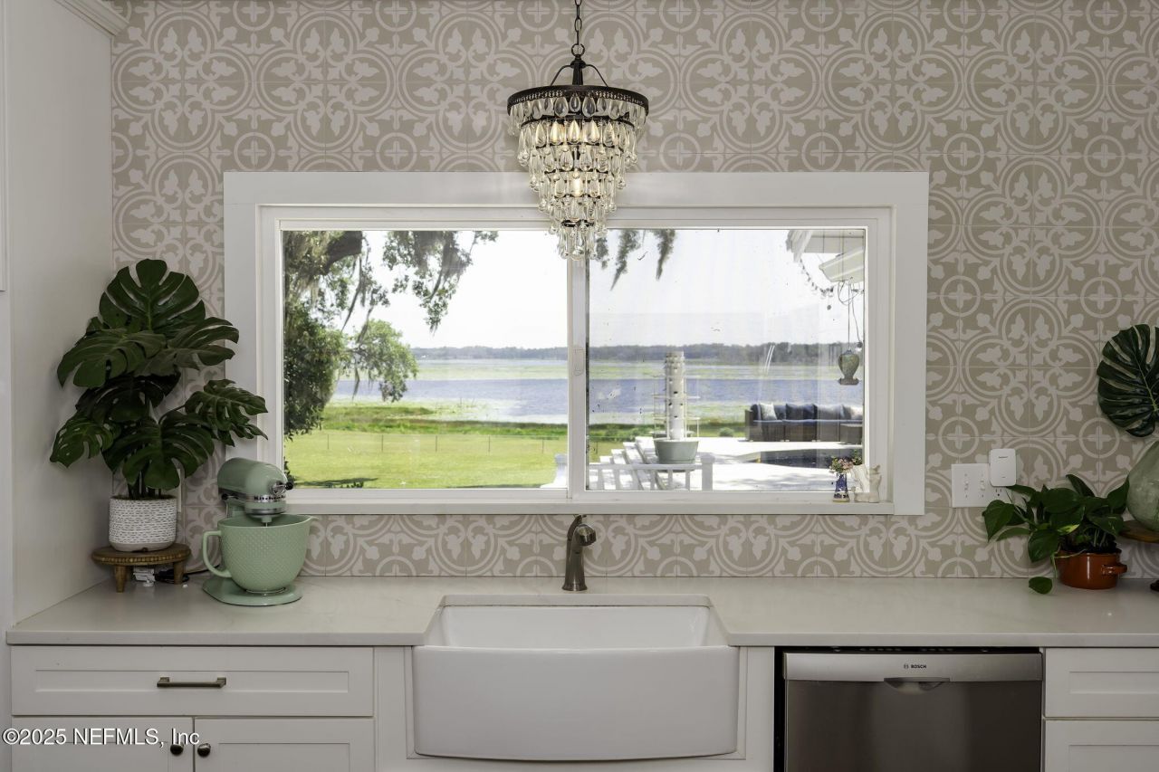 561 SE Lakeview Drive, Keystone Heights, FL 32656 Photo