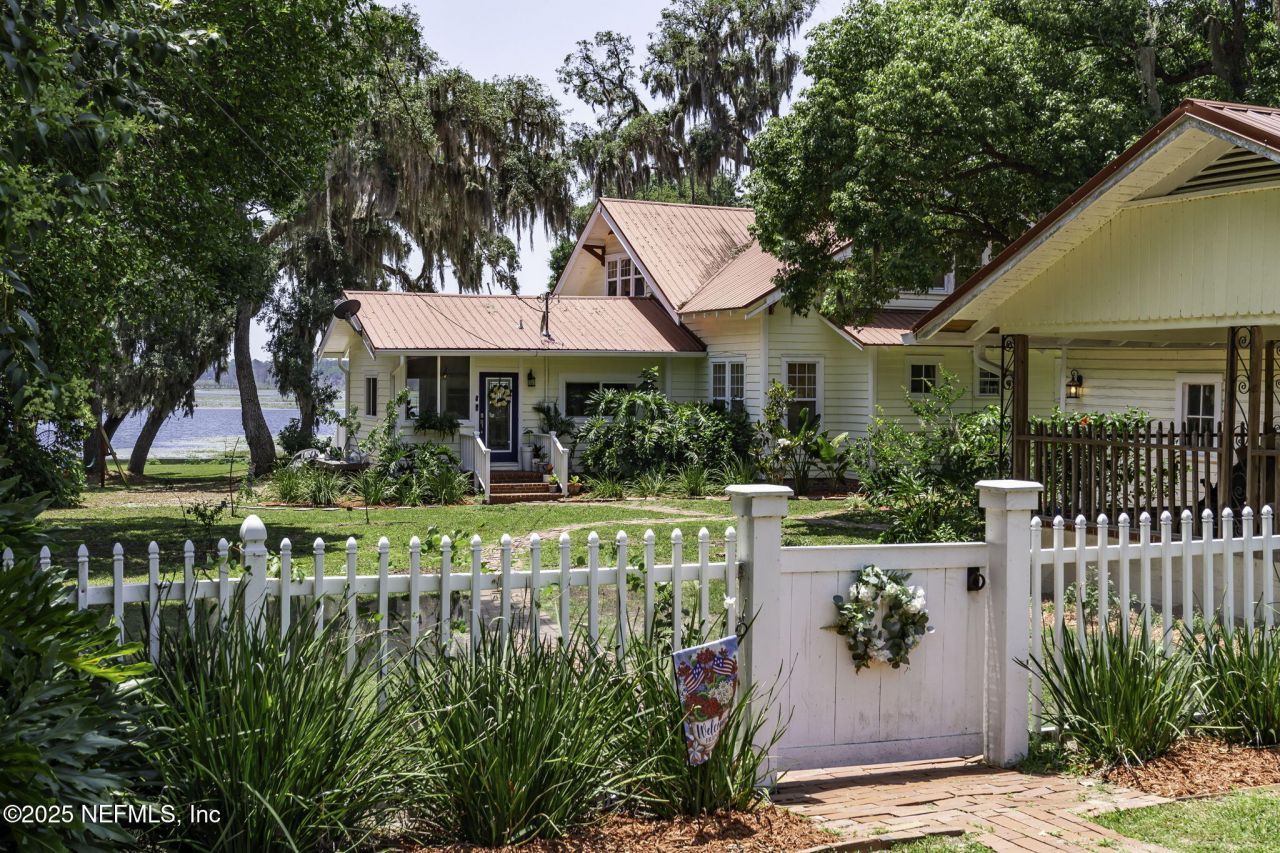 561 SE Lakeview Drive, Keystone Heights, FL 32656 Photo