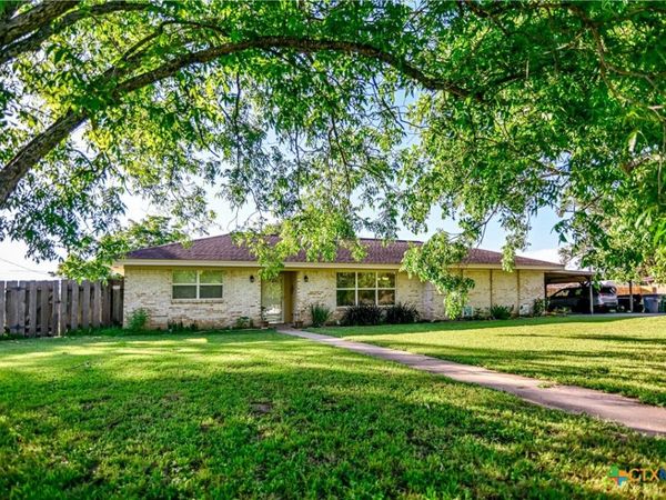 904 Iola Street, Victoria, TX 77904