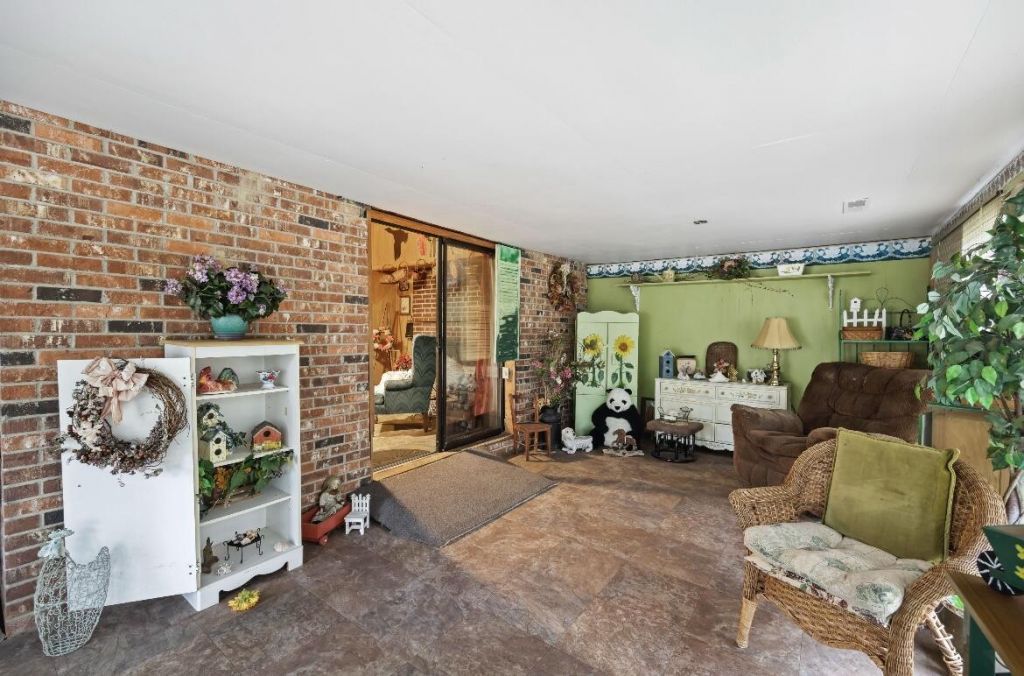 1263 N Highway 52 Photo 18