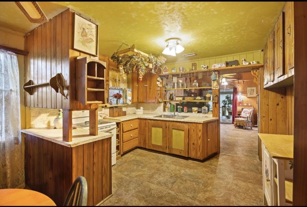 1263 N Highway 52 Photo 23