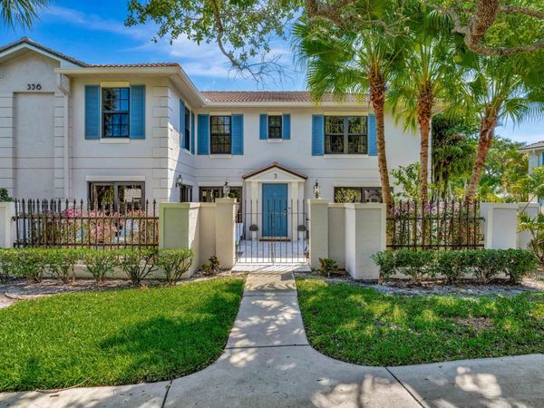 356 Prestwick Circle, Unit 3, Palm Beach Gardens, FL 33418