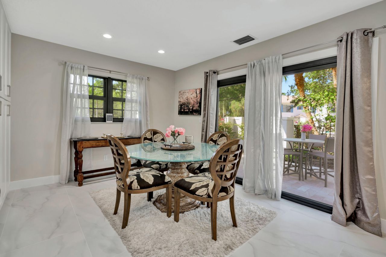 356 Prestwick Circle, Unit 3, Palm Beach Gardens, FL 33418 Photo