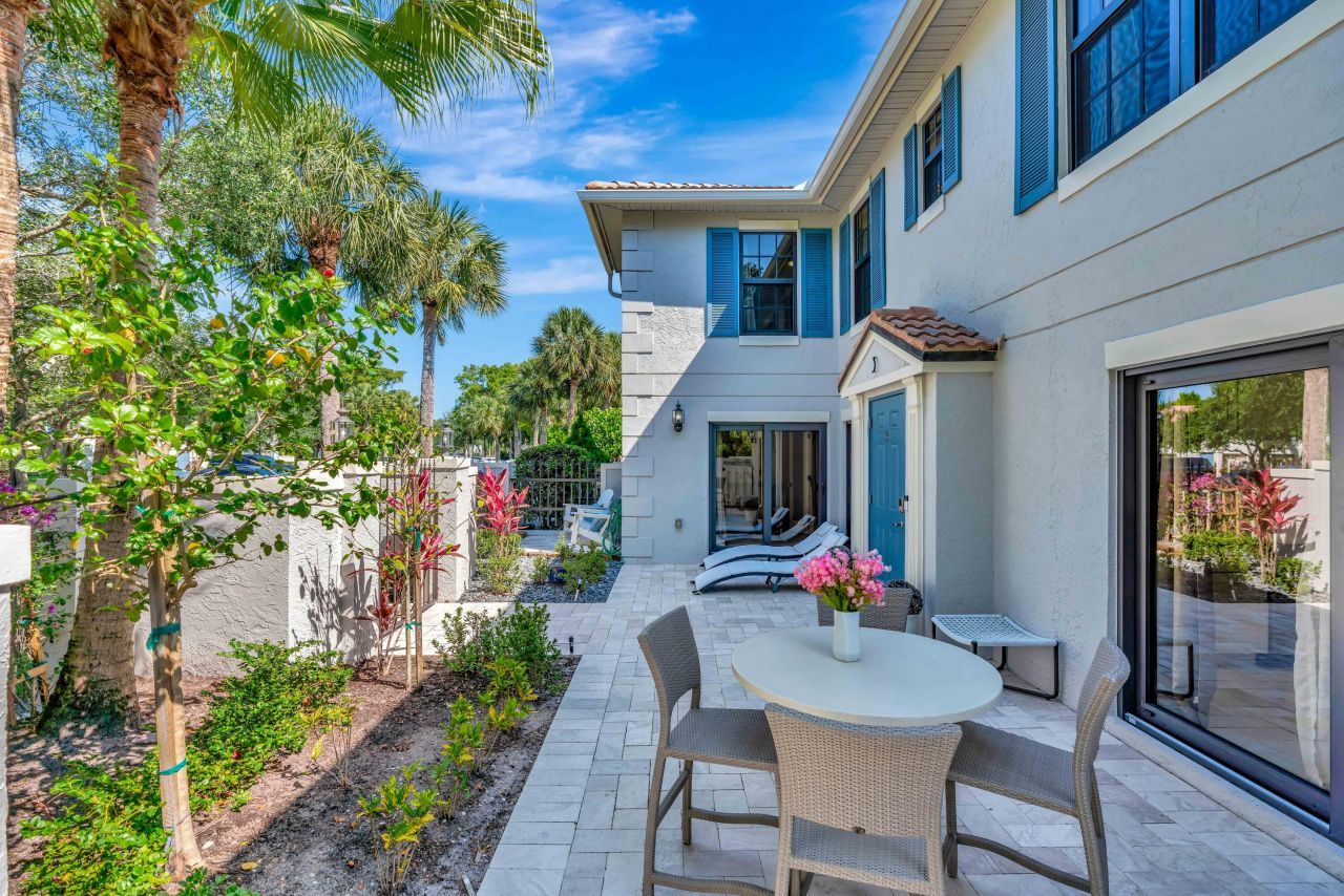 356 Prestwick Circle, Unit 3, Palm Beach Gardens, FL 33418 Photo