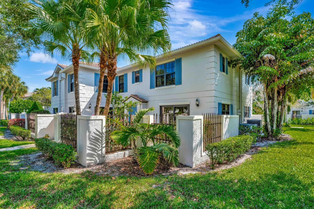 356 Prestwick Circle, Unit 3, Palm Beach Gardens, FL 33418 Photo