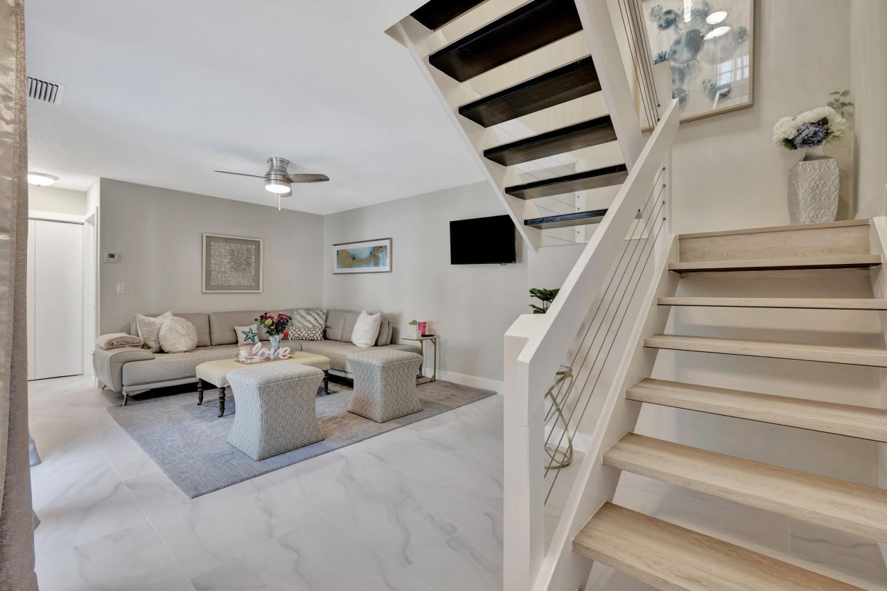 356 Prestwick Circle, Unit 3, Palm Beach Gardens, FL 33418 Photo