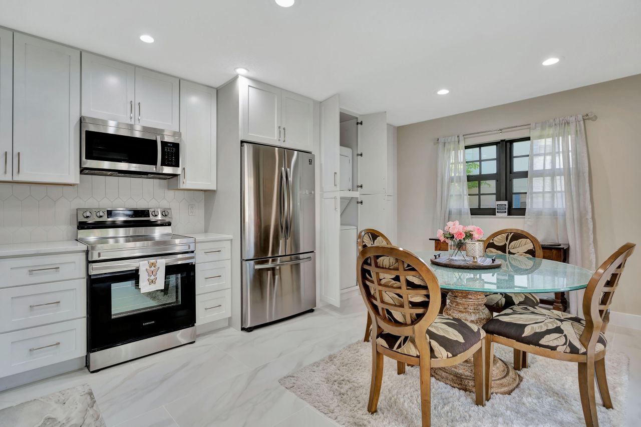 356 Prestwick Circle, Unit 3, Palm Beach Gardens, FL 33418 Photo