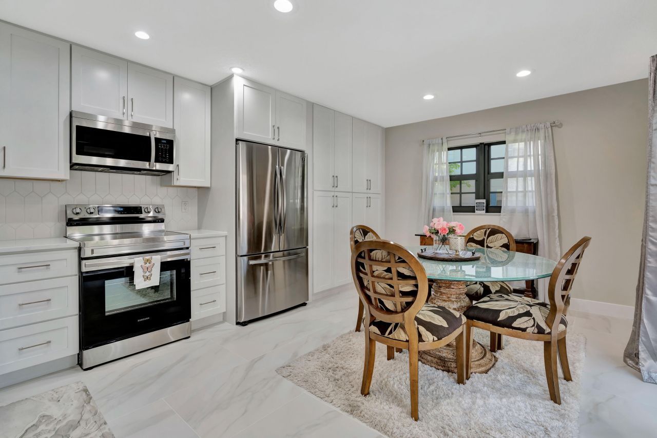 356 Prestwick Circle, Unit 3, Palm Beach Gardens, FL 33418 Photo