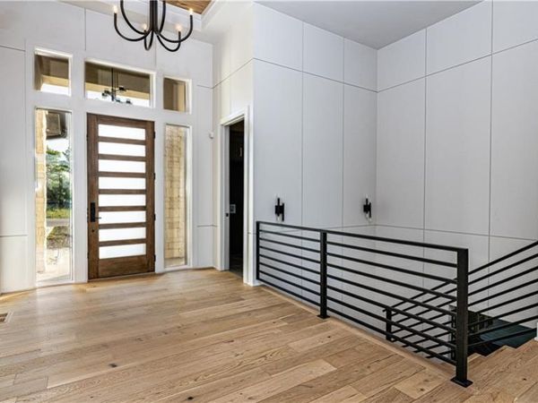 2504 W 177th Street, Overland Park, KS 66085