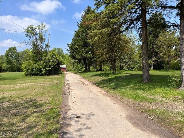 8986 Fairmount Road, Novelty, OH 44072