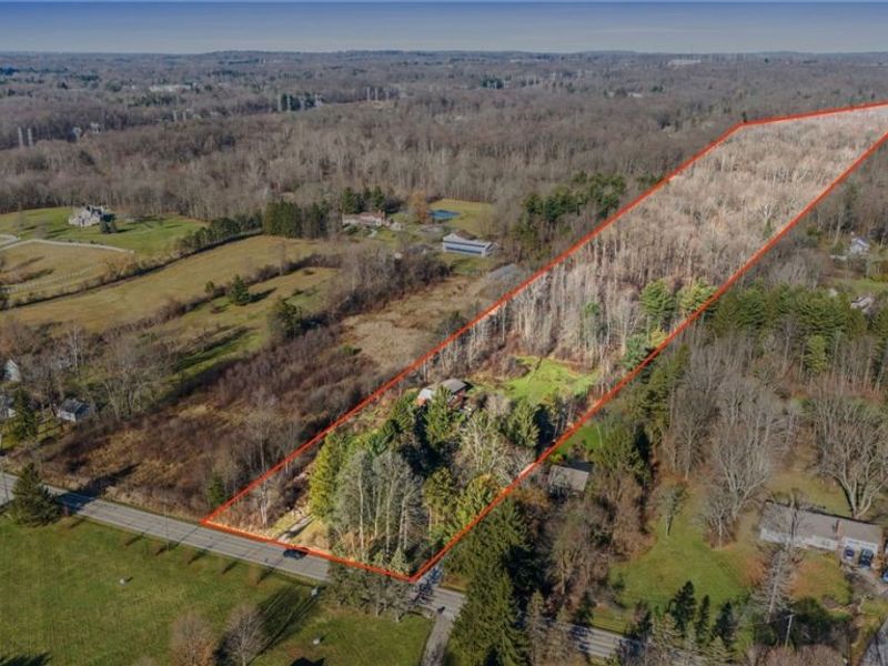 8986 Fairmount Road, Novelty, OH 44072 Photo 3