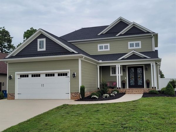 5118 Regents Park Drive, Hickory, NC 28602