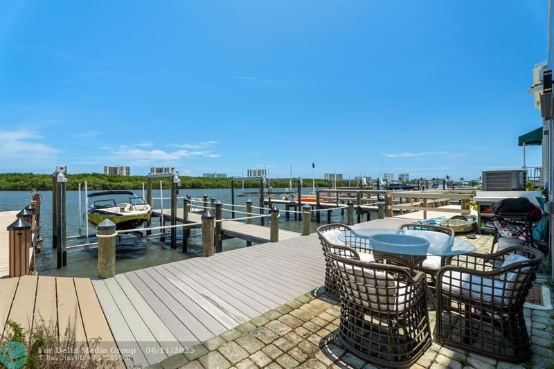 392 Nettles Boulevard, Jensen Beach, FL 34957 Photo