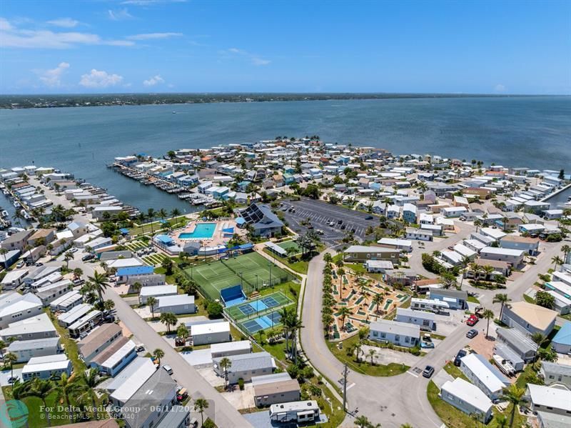 392 Nettles Boulevard, Jensen Beach, FL 34957 Photo