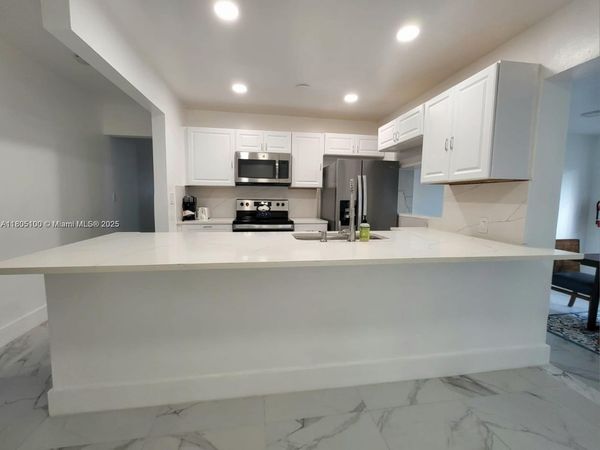 900 SW 31st, Fort Lauderdale, FL 33315