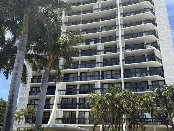 2000 Presidential Way, Unit 1102, West Palm Beach, FL 33401