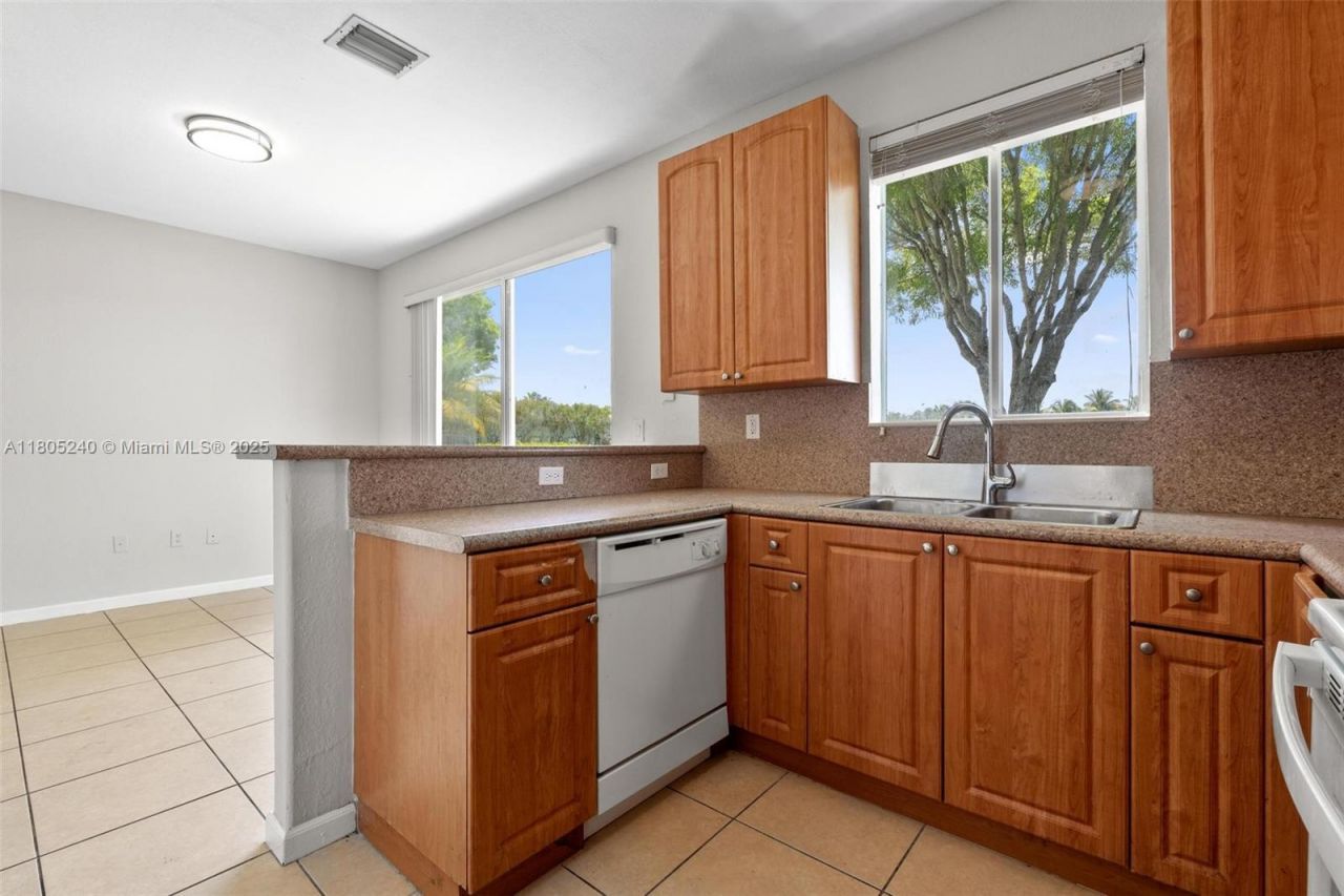 1458 SE 24th Ct, Unit 353, Homestead, FL 33035 Photo